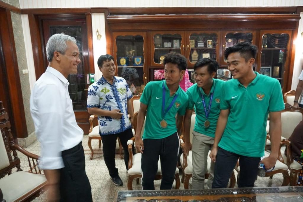Sukses Pimpin KPK, Diminta Nahkodai PSSI