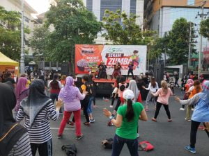 Tergerak Hidup Sehat, Ratusan Pengunjung CFD Ikut Senam Zumba Kongbap