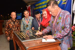 Bangun Gedung Parkir Tertinggi, USM Raih Penghargaan Leprid