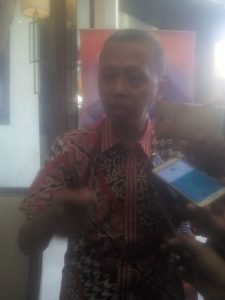 Sekarang Harus Omong, Jangan Absen, Diam Gajian