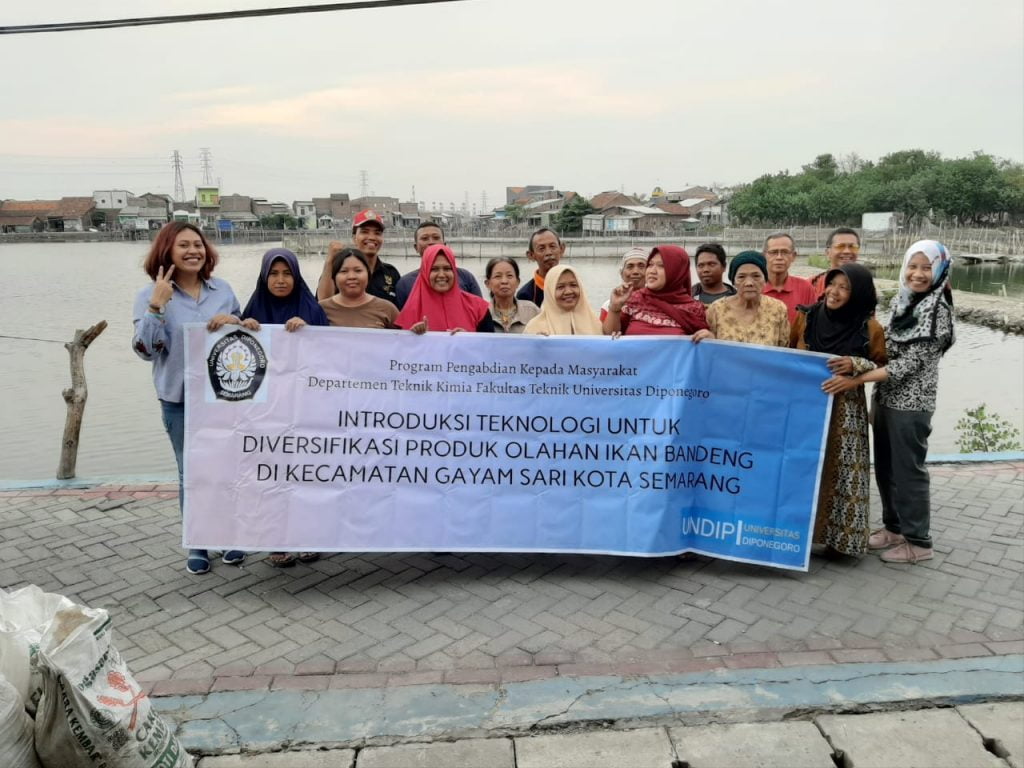 Lakukan Pengabdian, Dosen Teknik Undip Beri Penyuluhan Petani Tambak