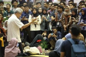 Diancam Demo Mahasiswa, Anies Melipir Ganjar Hadir