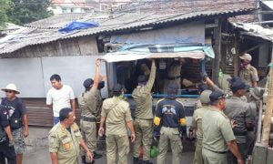 Nekad Berdagang, PKL Diatas Saluran Kembali Ditertibkan
