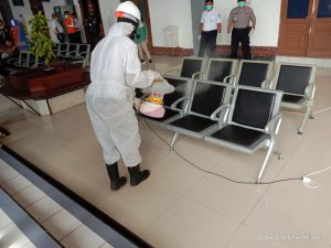 Cegah Virus Corona, Daop 4 Semarang Lakukan Penyemprotan Disinfektan  