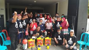 Relawan Pembasmi Corona Datangi Warga Cabean. Ini Yang Mereka Lakukan