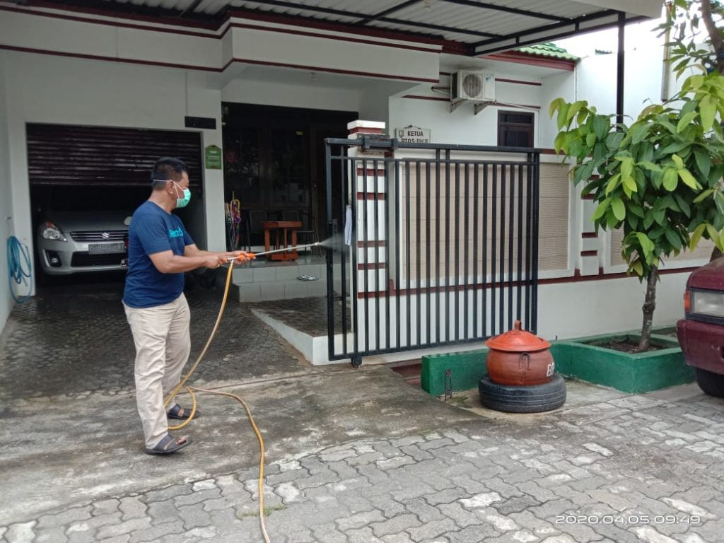 Abdul Majid Targetkan Semua Wilayah Semarang Barat Disemprot Disinfektan