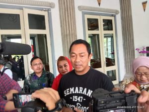 Cegah Penyebaran COVID-19, Walikota Semarang Bubarkan Kerumanan Warga  