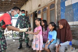 Ajari Anak Hidup Bersih, Satgas TMMD Kodim BS Edukasi Sanitasi