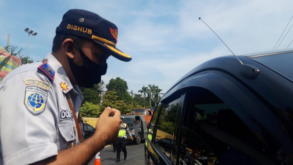 Kendaraan Luar Kota Masuk Semarang Dicek Tiga Kali