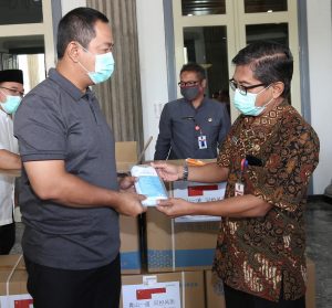 China Bantu Kota Semarang 30 Ribu Masker Untuk Tangani COVID-19