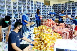 Berkah Ramadhan, Lasmi Indaryani Bagikan 2000 Paket Sembako