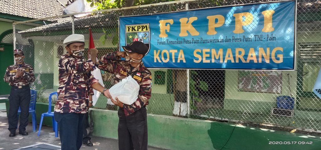 Peduli Warga Terdampak Covid-19, FKPPI Kota Semarang Bagikan Sembako