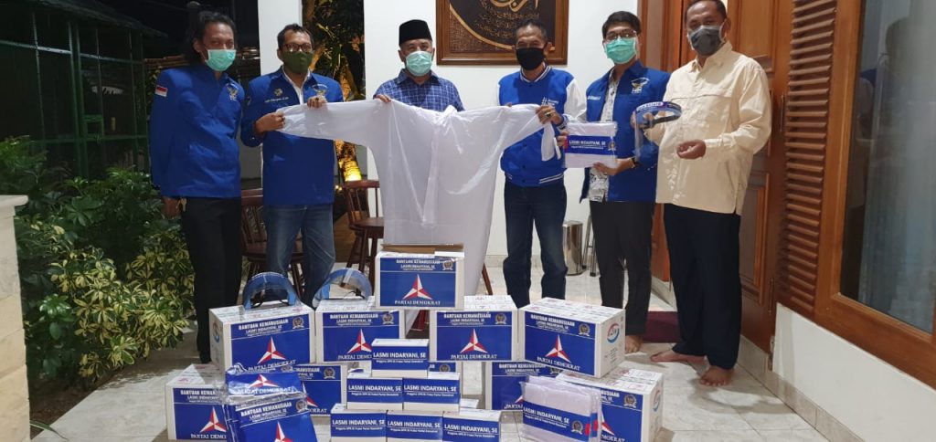 Lasmi Indaryani Bantu APD Lengkap Untuk Tenaga Medis Di Kebumen