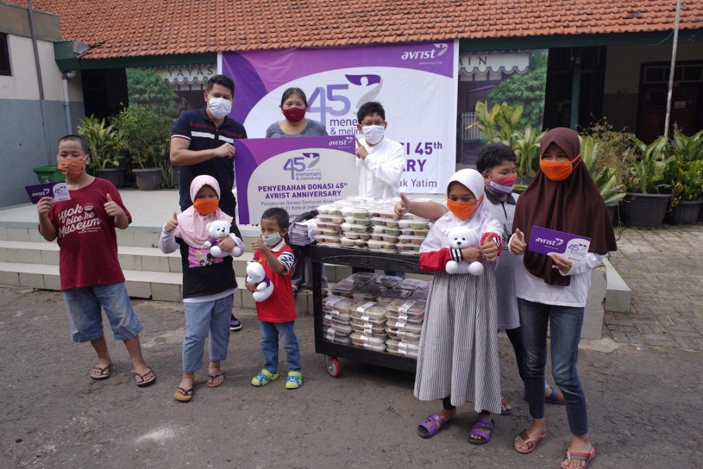 Peringati Hari Jadi Ke-45, Avrist Assurance Berbagi Bersama Masyarakat Prasejahtera   