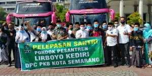 PKB Kota Semarang Berangkatkan Santri Menuju Lirboyo