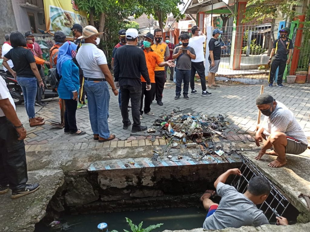 Menuju Kampung Bebas Covid-19 dan Cegah Banjir, Warga Bandarhajo Kerja Bakti Massal