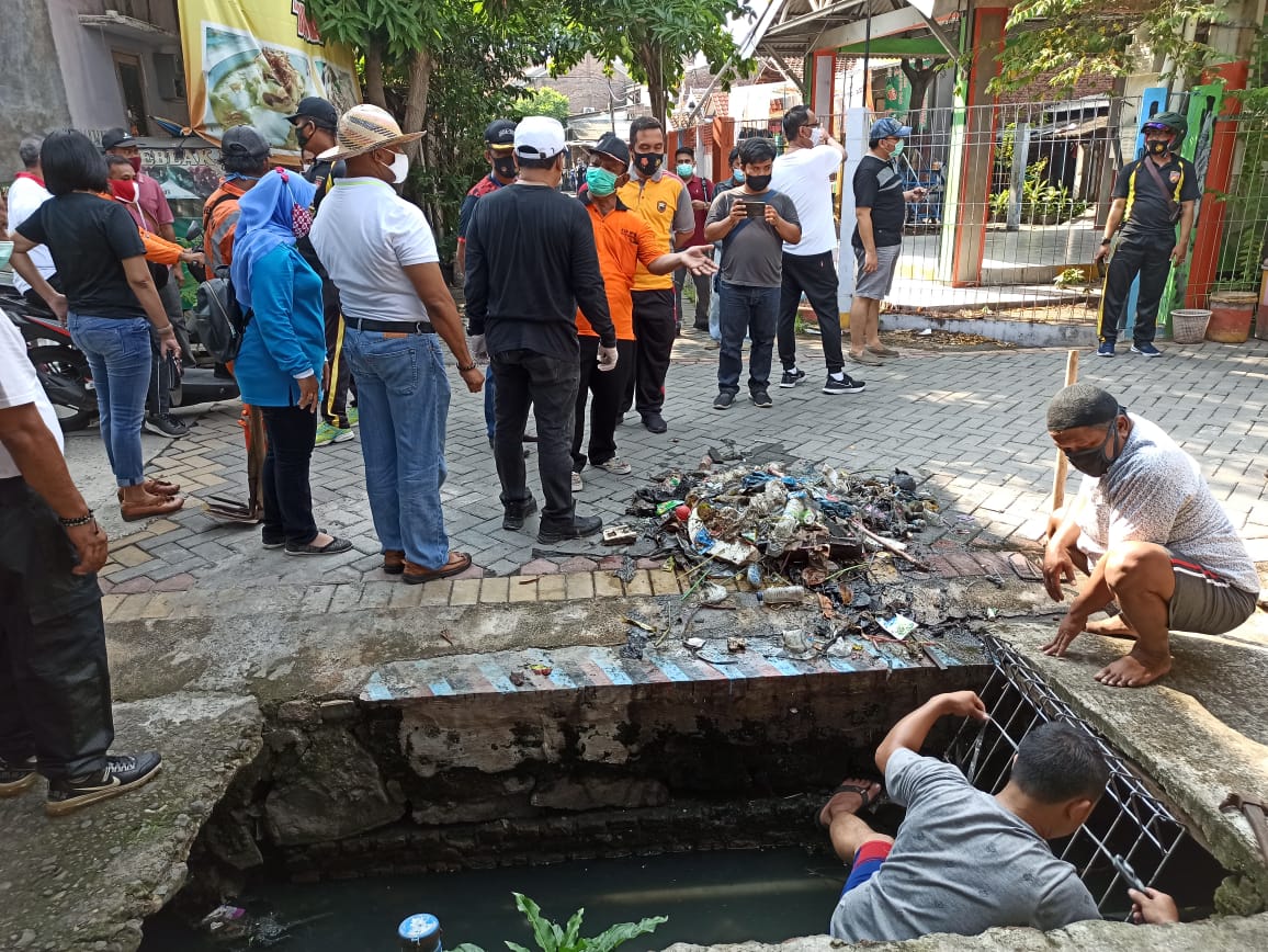 Menuju Kampung Bebas Covid-19 dan Cegah Banjir, Warga Bandarhajo Kerja Bakti Massal