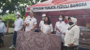 Peduli Lansia, Yukata  Sumbangkan  44 Kasur ke Panti Wredha