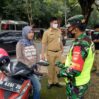 Masih Ditemukan Pengguna Jalan Tidak Pakai Masker, Babinsa Koramil 08 Mijen Bertindak