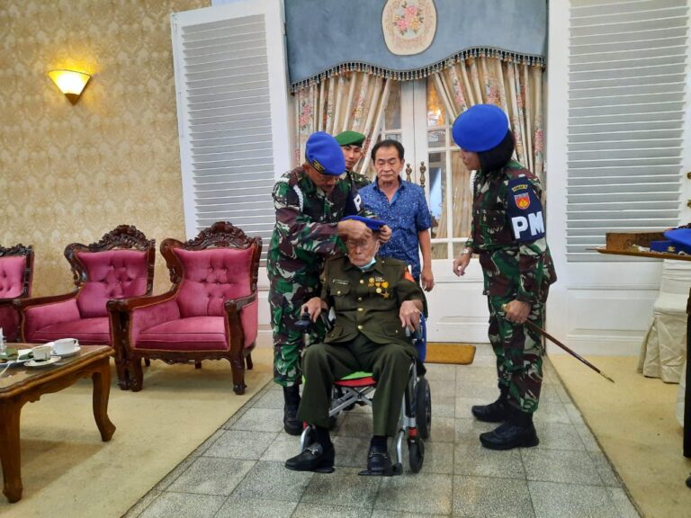 Danpomdam IV/Diponegoro Kunjungi Veteran Soegeng Boedhiarto di Banjarnegara