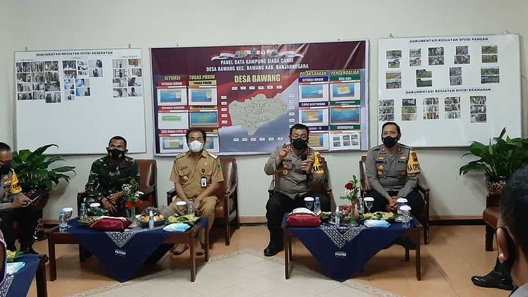 Kapolda Jateng Cek Posko PPKM Mikro Desa Bawang Banjarnegara