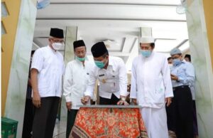Diresmikan Bupati Arif, Masjid Al Aschar Langsung Digunakan untuk Sholat Jum’at