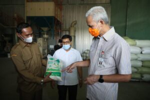 Ganjar ; Resi Gudang Grobogan Teladan Nasional