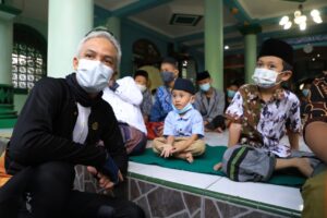 Ganjar Minta Santri Tahan Diri Tak Mudik Lebaran
