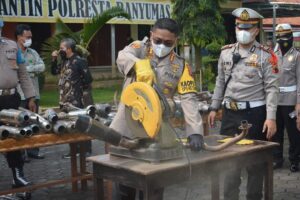 Polresta Banyumas Musnahkan Ratusan Liter Minuman Keras, 30 Knalpot Brong dan Jutaan Petasan