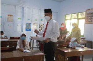 Tinjau Kesiapan Sekolah Pembelajaran Tatap Muka, Bupati Kebumen Tekankan Penerepan Prokes Secara Ketat