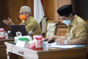 Swab ke 2 Wakil Gubernur Jateng Gus Yasin Masih Positif. Jalani Isolasi Mandiri di Posko Santri Gayeng