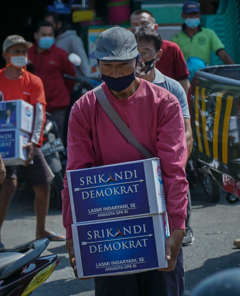 Srikandi Demokrat Banjarnegara Bagikan Ribuan Paket Bansos, Lasmi: Kita Ingin Ringankan Beban Masyarakat Terdampak PPKM