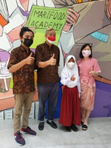 Rayakan Ulang Tahun, Marimas Beri Beasiswa pada Anak dan Bagikan Sembako