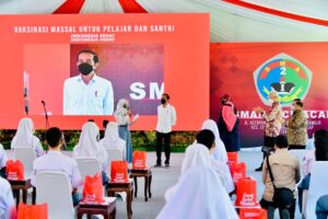 Presiden Tinjau Vaksinasi Bagi Pelajar di Cilacap