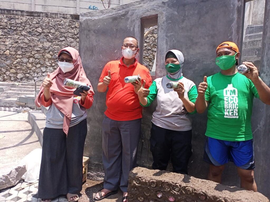 Kota Semarang Gandeng Marimas Bangun Taman Ecobrick