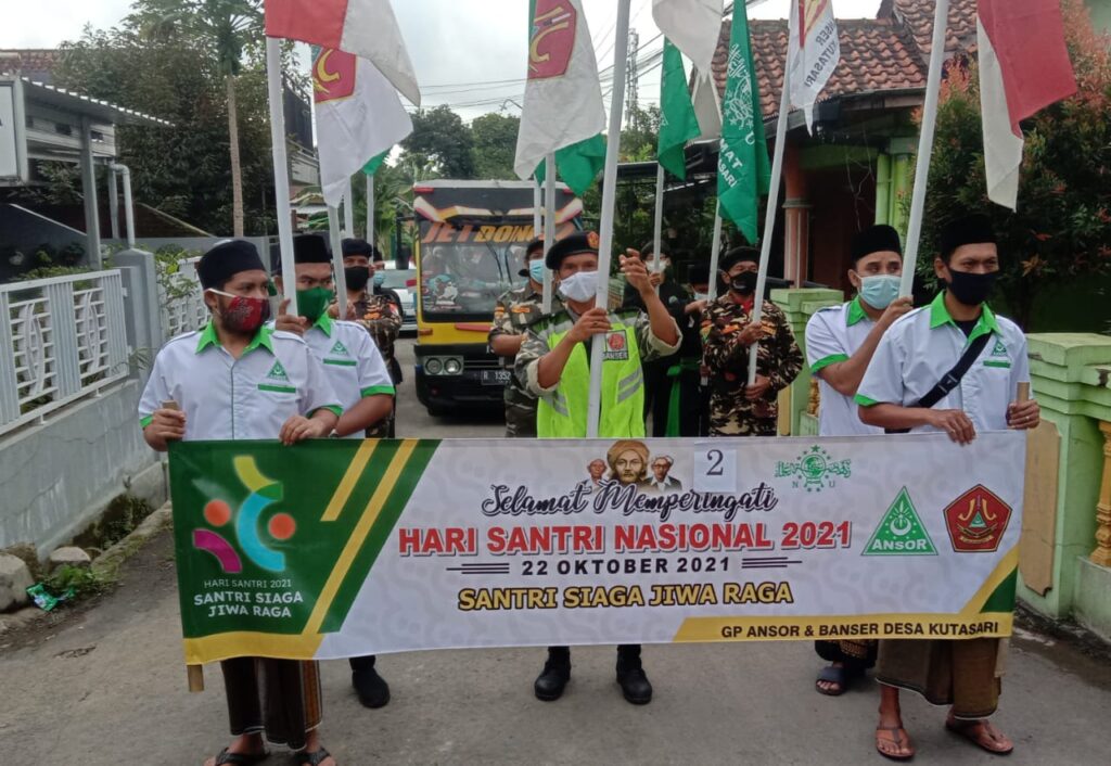 Peringati Maulid Nabi dan Hari Santri Nasional, Ranting NU Kutasari Gelar Pawai Ta’aruf
