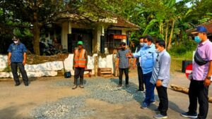 Perbaikan Jalan Aspal Desa Klampok – Kalimandi Ditinjau Langsung oleh Tim Satker/TA PUPR Jateng