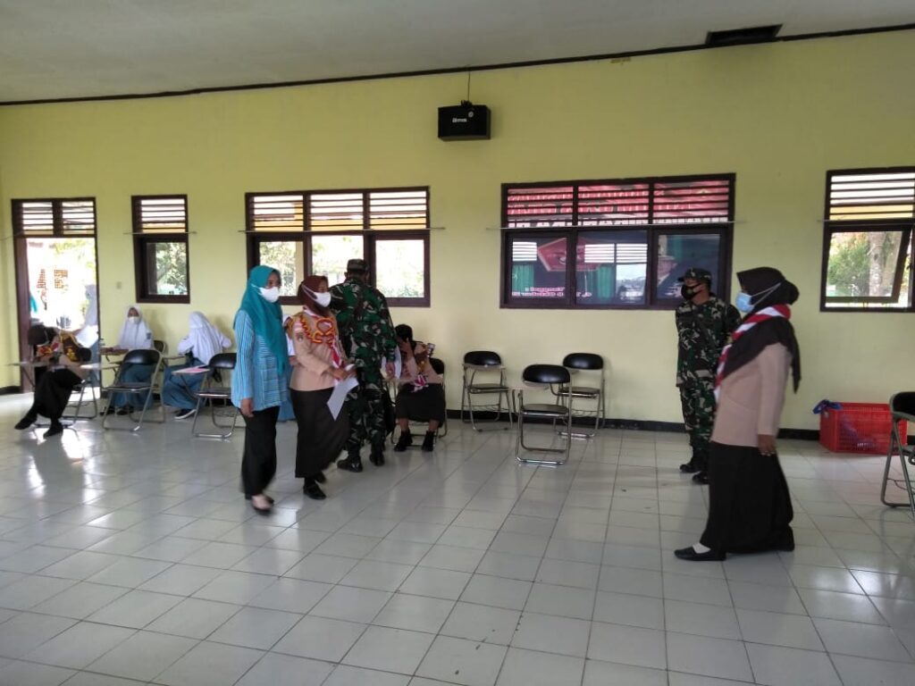 Penuhi Herd Imunity, Jajaran Kodim Cilacap Bersama Kepolisian dan Satpol PP Dampingi Kegiatan Vaksinasi