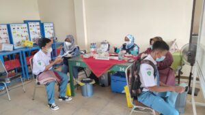 Dua Ribuan Siswa SMK Ma’arif NU 1 Ajibarang Ikuti Vaksinasi