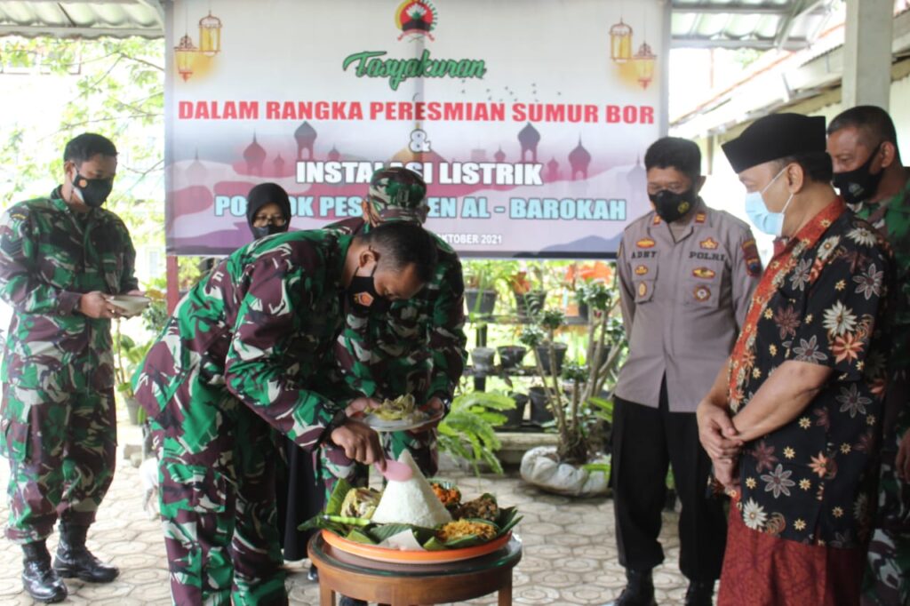 Dandim Cilacap Resmikan Sarana Air Bersih dan Instalasi Listrik Ponpes Al Barokah