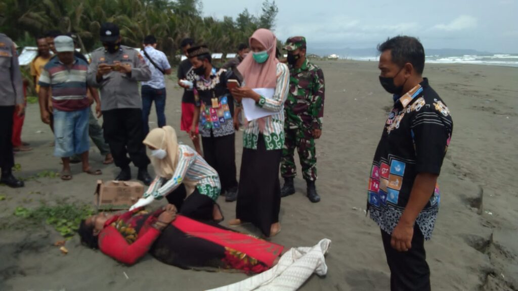 Sariman Ditemukan Meninggal Dunia Tenggelam di Pantai Sidayu Kecamatan Binangun