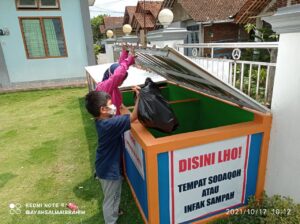 Ketika Sampah Menjadi Sedekah