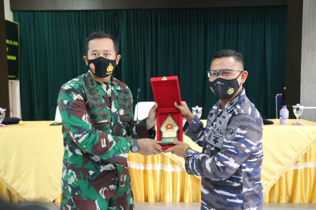 Komandan KRI Bima Suci-945 dan Siswa Taruna/i AAL, Kunjungi Markas Kodim 0703/Cilacap