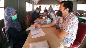 STIE Tambara, Warnai Semangat Sumpah Pemuda dengan Berbagi untuk Kemanusiaan