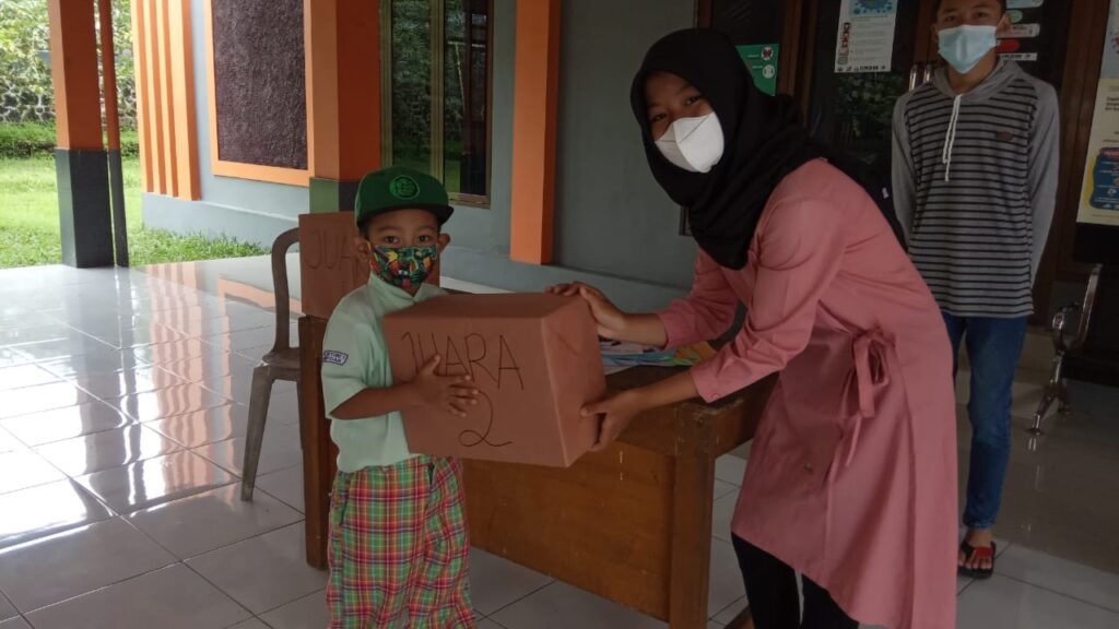 Peringati Hari Pahlawan, Forum Anak Desa Rempoah Gelar Lomba Mewarnai