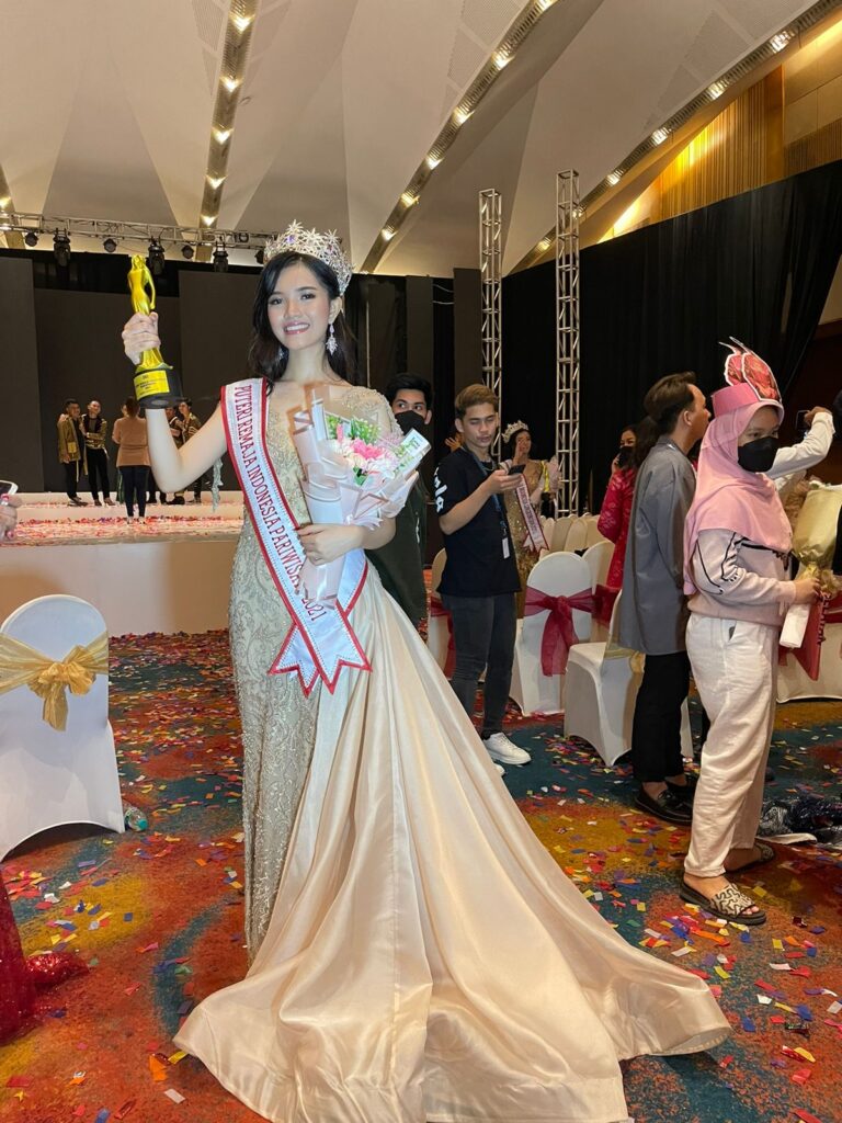 Keren! Athifa Sahnaz Ramadhani Raih Juara Dua dalam Ajang Putri Remaja Indonesia