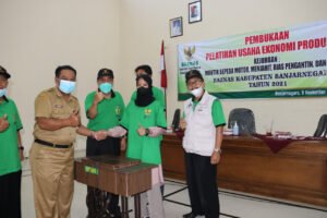 Baznas Banjarnegara Berikan Pelatihan Ekonomi Produktif, dari Rias Pengantin hingga Bikin Magot
