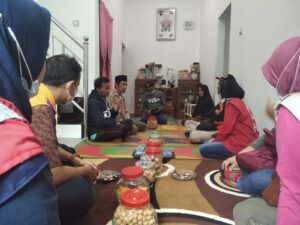 PMI Bersama Psikolog Dampingi Penyitas Longsor Pagentan