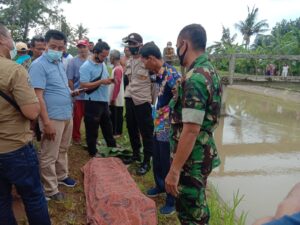 Warga Desa Glempang, Digegerkan Dengan Penemuan Mayat Mengambang di Saluran Irigasi