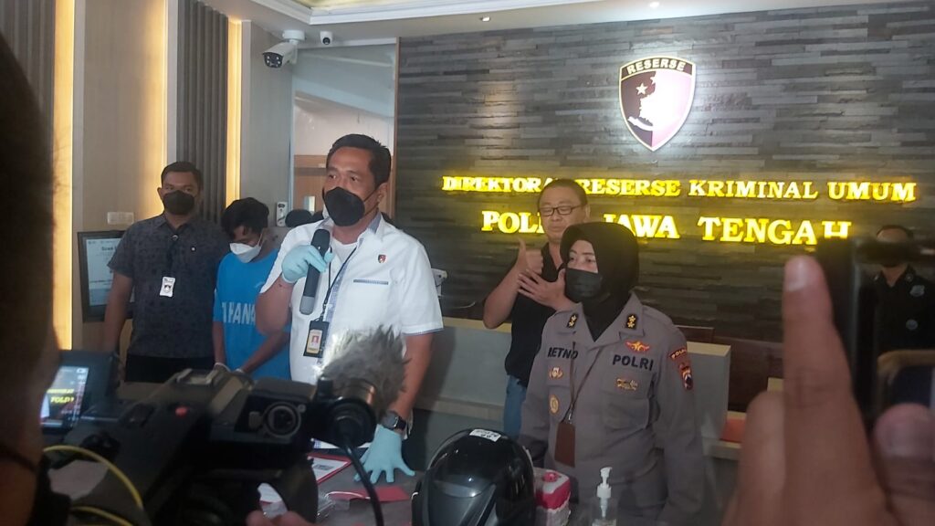 Natasya Penjaga Pet Shop Melawan Rampok di Karanganyar. Bibir Pecah dan